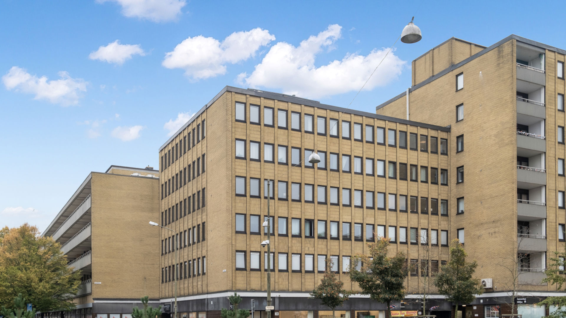 Bergsgatan 36, Södervärn Möllevången - Kontor med utsikt över hustaken på Möllan!