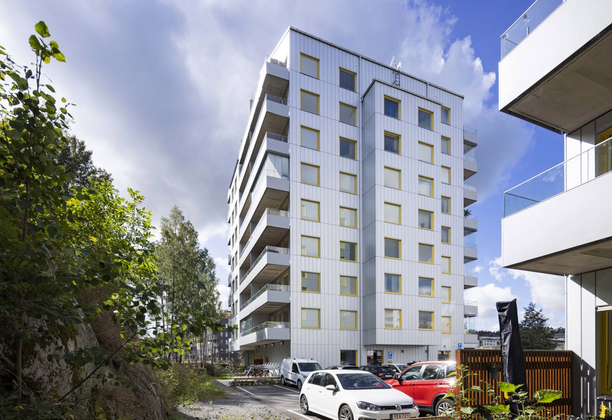 Foto på fasaden från baksidan på Nadir, Vega.