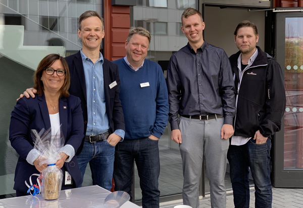 Elisabeth, Per, Jonas, Kasper och Marcus fanns på plats för att hälsa alla nya hyresgäster välkomna.