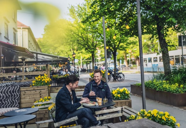 Två killar om fikar