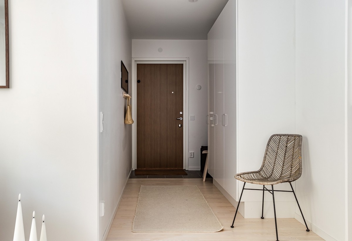 Visningslägenhet i Atlantis med fokus på hallen