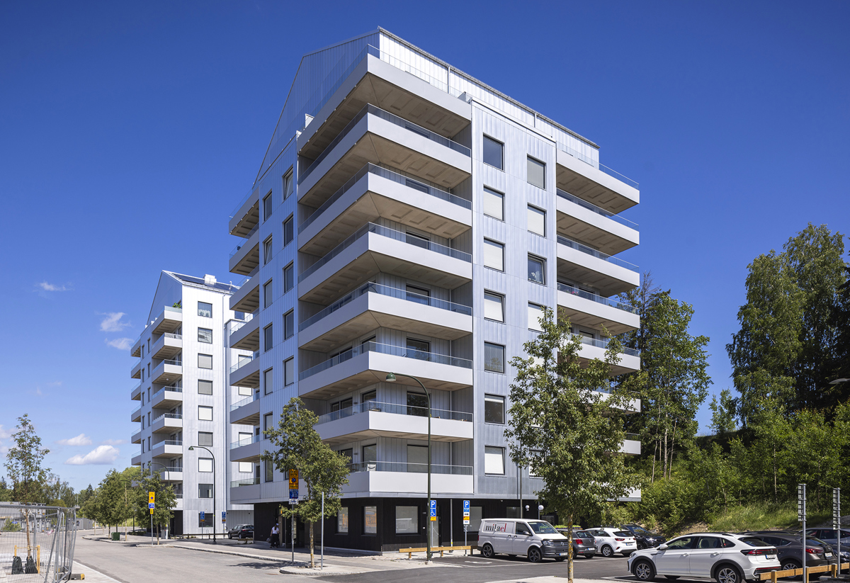 Fasaden på flerfamiljshuset Lunar i Vega.