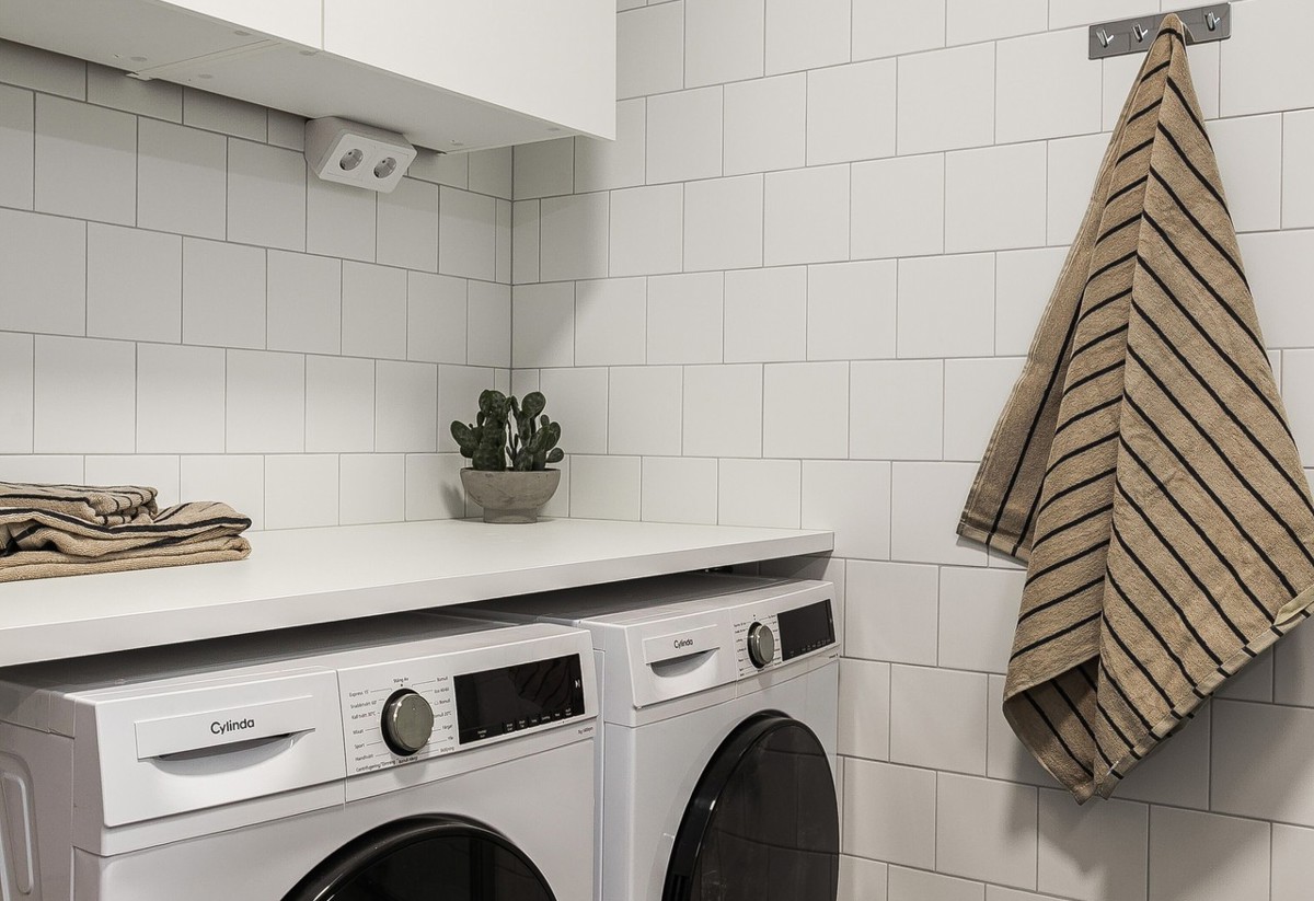 Visningslägenhet i Stella med fokus på badrum