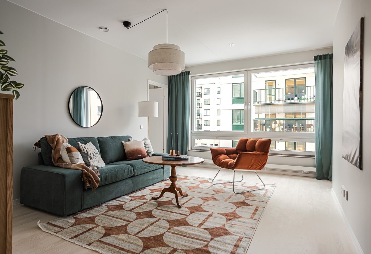 Visningslägenhet i Stella med fokus på vardagsrum