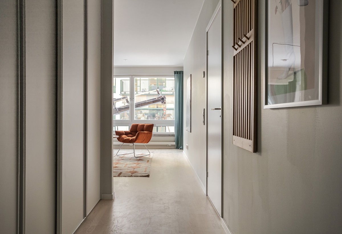 Visningslägenhet i Stella med fokus på hallen