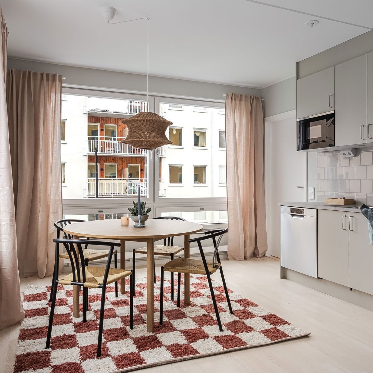 Visningslägenhet i Stella med fokus på kök